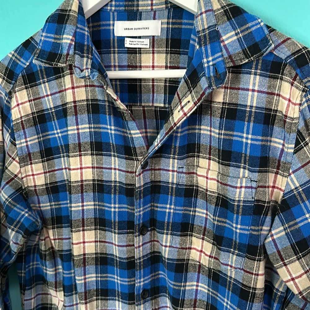 FINAL PRICE NO OFFERS
Urban Outfitters Flannel Plaid Button Down Shirt S - Picture 2 of 6